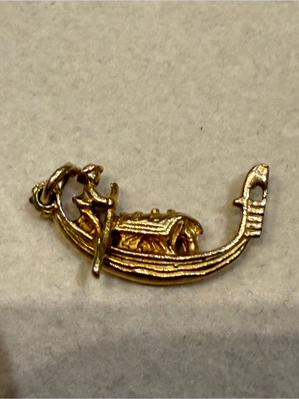 Vintage 18K Yellow Gold Venetian Gondola Gondolier Charm Pendant – 4.0g